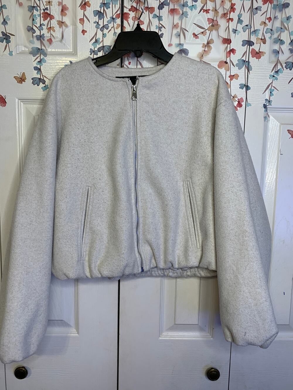 Ivory zip up jacket medium
